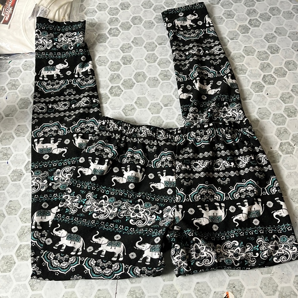 No Boundaries Small Striped Elephant Elastic Waist Pull On Leggings